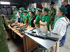 Ершовские школьники побывали в гостях у пограничников