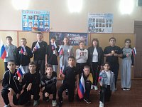 Особый символ тепла и поддержки: в ершовском селе прошел мастер-класс для подростков по изготовлению окопных свечей