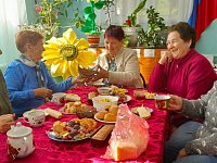 В День пожилых людей для ершовских сельчан провели развлекательную программу «Рецепты молодости»