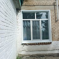 В школе поселка Учебный Ершовского района обновили оконные блоки
