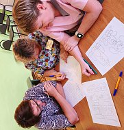 В Ершовском реабилитационном центре детям помогают выработать красивый почерк