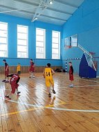 В Ершове прошел открытый турнир по баскетболу, в котором приняли участие команды из 5 районов