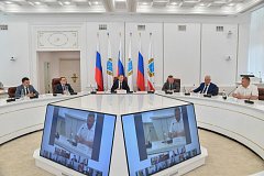 Врио Губернатора Роман Бусаргин провел совещание, на котором обсудил с главами муниципалитетов новую программу расселения аварийного жилищного фонда в Саратовской области