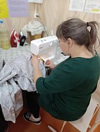 Коллектив Ершовского агролицея шьет маскировочные костюмы для бойцов СВО