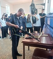 Ершовские полицейские провели профориентационное мероприятие для школьников
