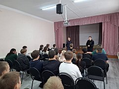 Ершовские полицейские проводят профилактические беседы со школьниками и их родителями