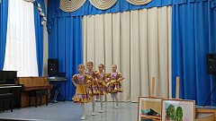 В Детской школе искусств ершовскую ребятню порадовали концертом, мастер-классом и флешмобом