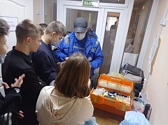 Специалисты Ершовской районной больницы провели экскурсию для учеников МОУ СОШ №3 г.Ершова