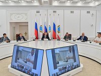 Врио Губернатора Роман Бусаргин провел совещание, на котором обсудил с главами муниципалитетов новую программу расселения аварийного жилищного фонда в Саратовской области