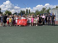 Спорт, энергия и вдохновение: в Ершове прошла зарядка со стражем порядка