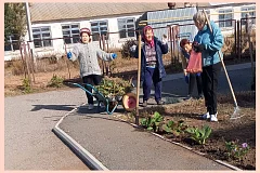 Ершовские сельчане сообща навели порядок на общественной территории