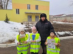 Ершовским дошколятам напомнили о необходимости ношения на одежде световозвращающих элементов