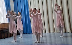 Первый шаг в мир прекрасного: в ДШИ г.Ершова состоялась торжественная линейка для первоклассников
