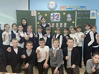 День космонавтики отметили творчески: ершовские школьники слепили «космические талисманы»