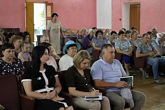 Глава Ершовского района провел встречу с жителями села Рефлектор