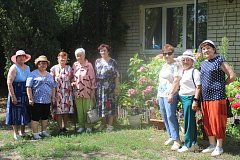 Экскурсия ершовцев в «Ботанический сад» Саратова: как растения могут улучшить жизнь пожилых людей