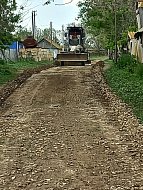 В селах Ершовского района продолжается дорожная деятельность