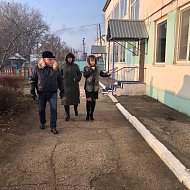 Облдепутат посетил школу и детский сад Ершовского района