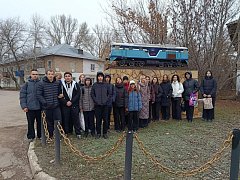 Ученики 10Б класса школы №3 г. Ершова посетили эксплуатационное локомотивное депо