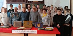 Школьники Ершовского района встречаются с защитниками Отечества