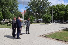 В Ершове ведутся работы по благоустройству центральной площади