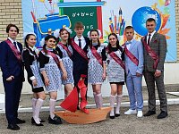 Глава Ершовского района Светлана Зубрицкая поздравила ершовцев с праздником Последнего звонка