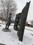 В Ершове появилась скульптурная группа «Лукоморье»