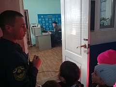 Экскурсия с пользой: ершовские школьники побывали в Пожарной части № 40