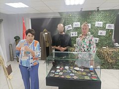 Боец с позывным «Сарат» посетил экспозицию «На переломе эпох» в ершовском музее