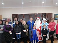 В Ершове поздравили сотрудников, не покидающих свой пост в новогодние праздники