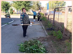 Ершовские сельчане сообща навели порядок на общественной территории