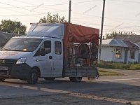 По всей территории Ершова в настоящее время делают дорожную разметку