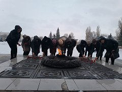 Накануне Дня защитника Отечества в Ершове отдали дань памяти