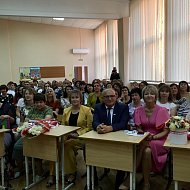 Депутат облдумы Иван Бабошкин принял участие в торжественной церемонии вручения аттестатов выпускникам школы № 2 г. Ершова