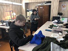 В  Ершове  мастера и студенты агролицея поставили на поток пошив изделий для СВО