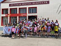 В Детской школе искусств ершовскую ребятню порадовали концертом, мастер-классом и флешмобом