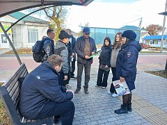 Ершовские старшеклассники приняли участие в профилактических мероприятиях Госавтоинспекции