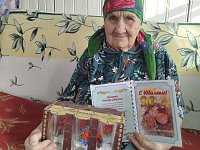 Долгожительница из ершовского села отмечает большой юбилей в окружении детей, внуков и правнуков