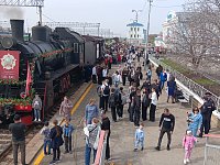 На станцию Ершов прибыл ретро-поезд