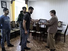 Глава Ершовского района Светлана Зубрицкая поблагодарила Совет отцов и сельхозтоваропроизводителей за организацию и сбор гуманитарной помощи для участников СВО