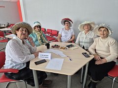 В Ершове «Снежные бабушки» попали в «Новогодний переполох»