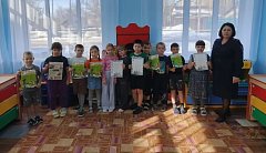 Ершовские дошколята на мастер-классе учились делать фликер