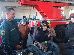 Экскурсия с пользой: ершовские школьники побывали в Пожарной части № 40