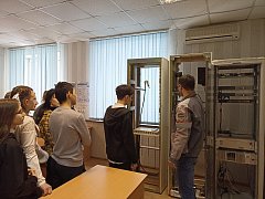 Ершовские старшеклассники познакомились с профессией связиста