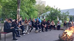 Турпоходами, ночевками в палатках, песнями у костра и еще много чем запомнится лагерь юным ершовским туристам