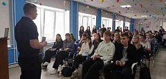 В Ершове полицейские проводят беседы со школьниками в рамках оперативно-профилактического мероприятия «Чистое поколение-2025»