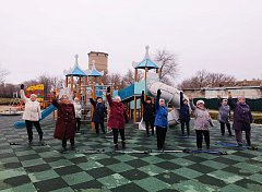 В День пешеходного туризма ершовские туристы совершили марш-бросок по родному городу