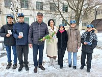 В Ершове юные друзья полиции и общественники приняли участие в традиционной акции МВД России «8 Марта - в каждый дом!»