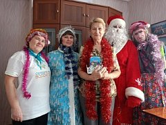 «Серебряные» волонтеры Ершовского района провели акцию «Новогодний сюрприз»