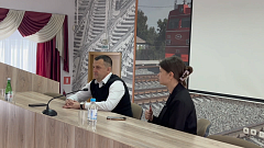 Ершовская школьница рассказала об интервью с одним из руководителей железнодорожного предприятия